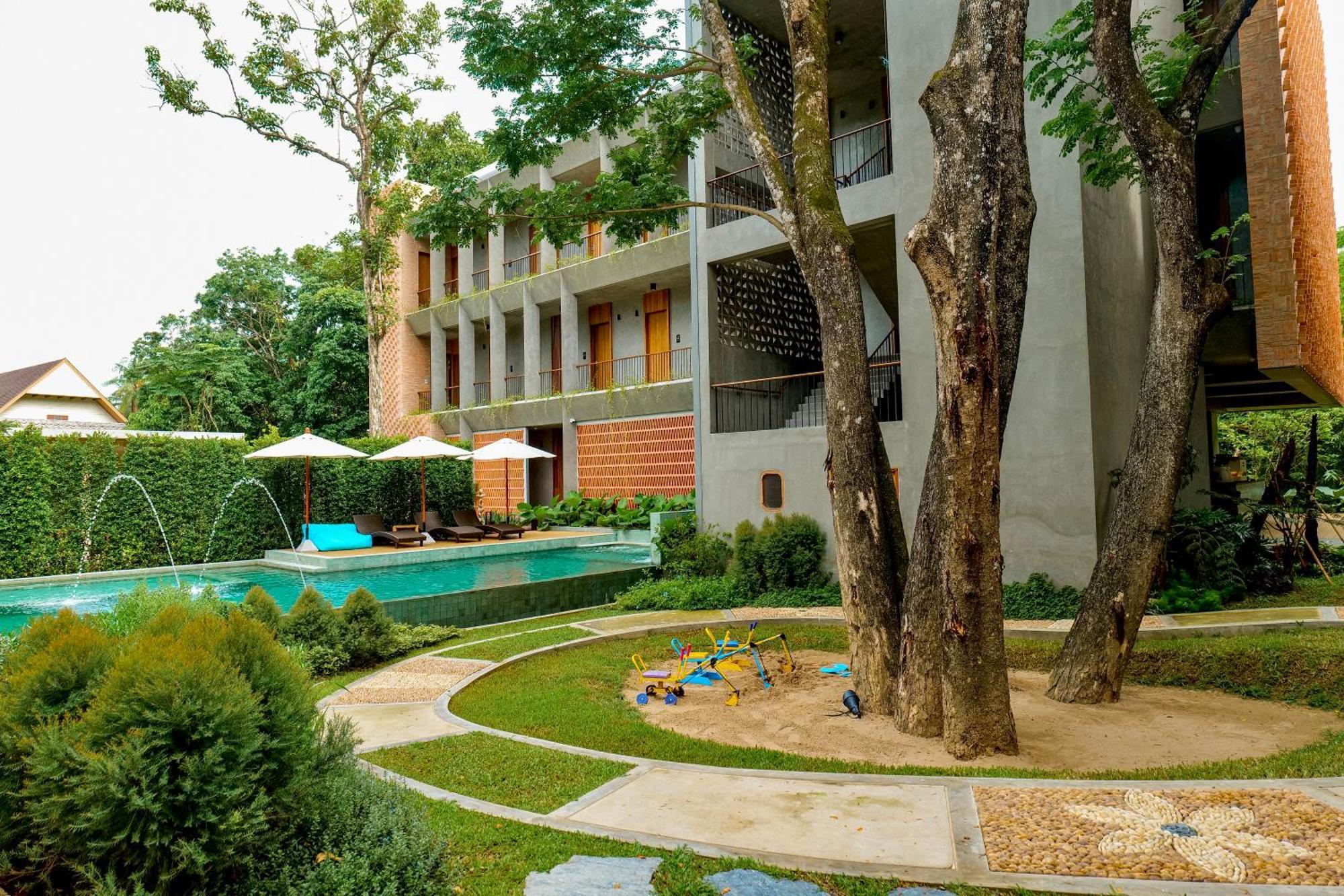 Proud Phu Fah Muang Chiang Mai Hotel Exterior foto